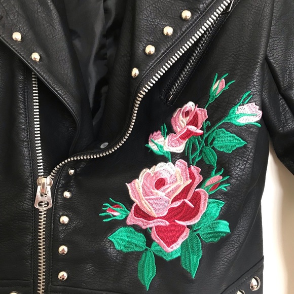 Rose and studded faux leather jacket - Picture 3 of 7
